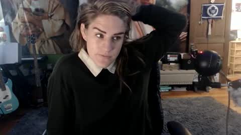 Snapshot of katiecutie_5 chatting on 10-15-25, 03:17 Katie online show from 10-15-25, 03:17