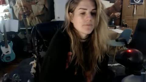 Snapshot of katiecutie_5 chatting on 11-07-25, 04:56 Katie online show from 11-07-25, 04:56