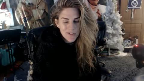 Snapshot of katiecutie_5 chatting on 12-05-25, 07:17 Katie online show from 12-05-25, 07:17