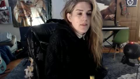 Snapshot of katiecutie_5 chatting on 02-25-26, 05:28 Katie online show from 02-25-26, 05:28