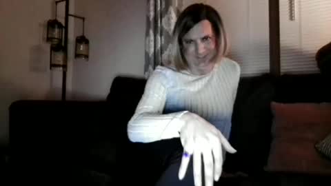 Snapshot of katieutopia chatting on 01-08-26, 03:31 katieutopia online show from 01-08-26, 03:31