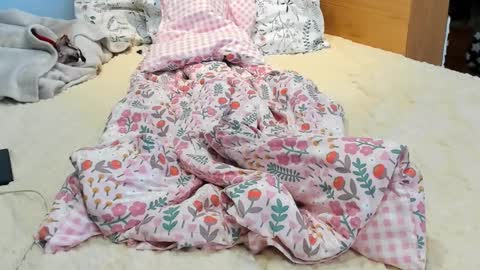 Snapshot of katiewoww chatting on 02-14-26, 10:56 Miss Katie online show from 02-14-26, 10:56