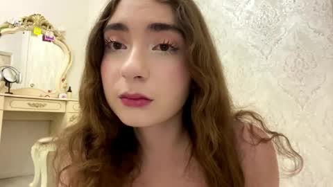Snapshot of katinaflatau chatting on 05-23-26, 07:07 Rosie online show from 05-23-26, 07:07