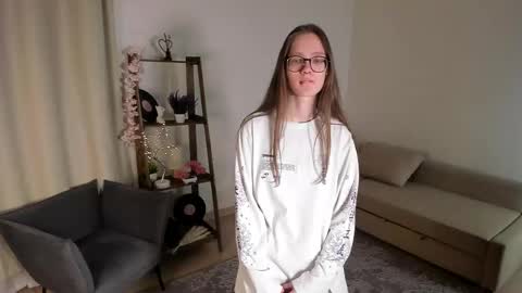 Scarlett online show from 10-13-25, 01:49