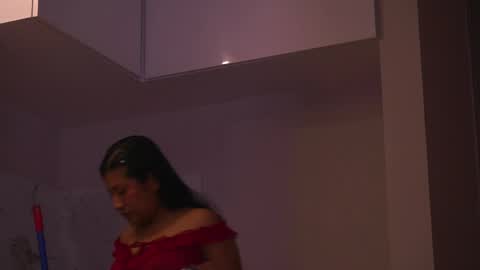 Follow me on instagram and twitter as correaktnees online show from 04-24-26, 08:50