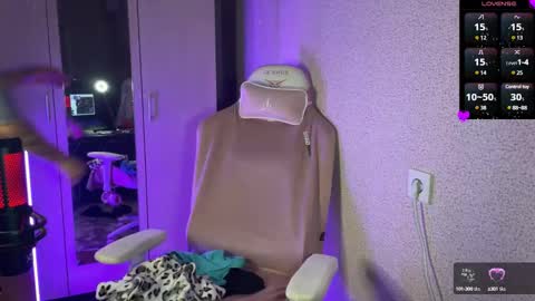   naked in pvt show 100 tk online show from 02-18-25, 09:53