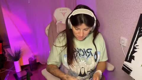   naked in pvt show 100 tk online show from 10-24-25, 11:01