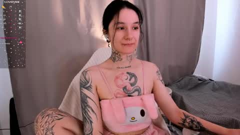 Snapshot of katrina_h0w chatting on 05-06-26, 03:57 katrina_h0w online show from 05-06-26, 03:57