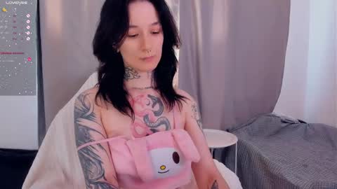 Snapshot of katrina_h0w chatting on 05-07-26, 04:07 katrina_h0w online show from 05-07-26, 04:07