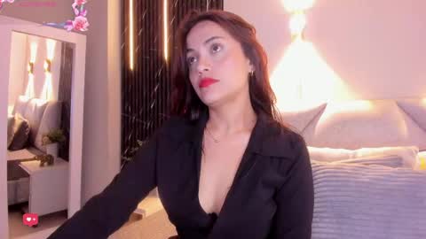 Snapshot of katrina_kaif_x chatting on 05-29-26, 07:12 Keyla online show from 05-29-26, 07:12