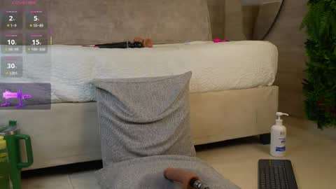 Snapshot of katrina_lex_ chatting on 05-11-26, 04:04 Katrina online show from 05-11-26, 04:04