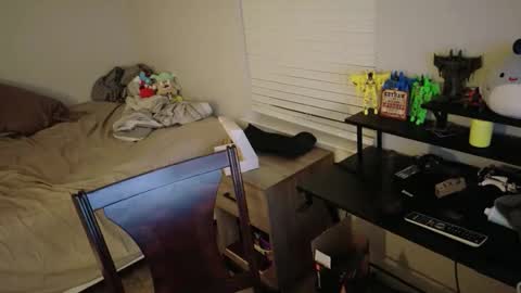 Katrina Price online show from 12-20-25, 11:01