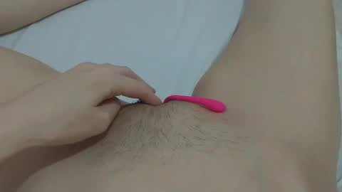 Snapshot of katrinna_arinna chatting on 01-19-25, 01:53 katrina dont forget to give me thumbs up online show from 01-19-25, 01:53