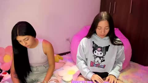 Snapshot of katrinrosex chatting on 12-27-24, 01:53 Katrin online show from 12-27-24, 01:53