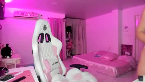 Snapshot of katrinrosex chatting on 02-28-26, 03:51 Katrin online show from 02-28-26, 03:51