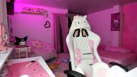 Snapshot of katrinrosex chatting on 03-18-26, 02:31 Katrin online show from 03-18-26, 02:31