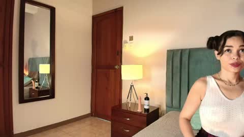 Snapshot of katrionanyx chatting on 05-28-26, 12:30 Katriona Nyx online show from 05-28-26, 12:30