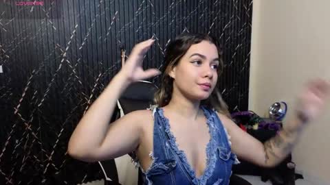 Snapshot of katt_bdsm chatting on 01-08-26, 05:15 Katt online show from 01-08-26, 05:15