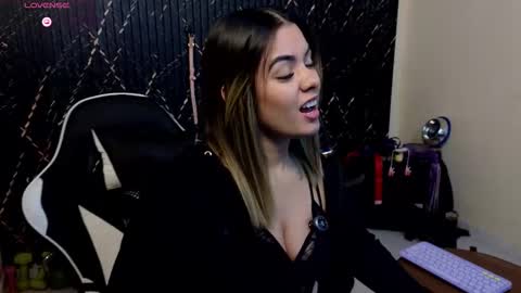 Snapshot of katt_bdsm chatting on 01-19-26, 03:54 Katt online show from 01-19-26, 03:54