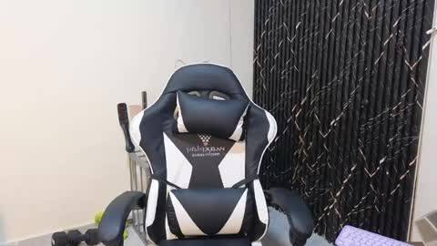 Snapshot of katt_bdsm chatting on 03-11-26, 04:13 Katt online show from 03-11-26, 04:13