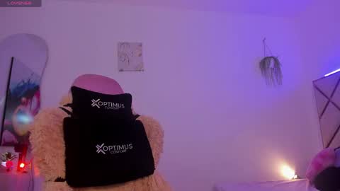 Snapshot of katt_lover chatting on 06-04-26, 03:56 michell online show from 06-04-26, 03:56