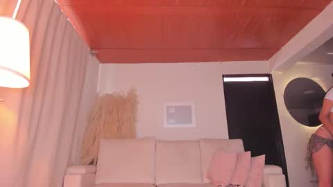 Snapshot of katted_ chatting on 10-19-25, 01:34 katte online show from 10-19-25, 01:34