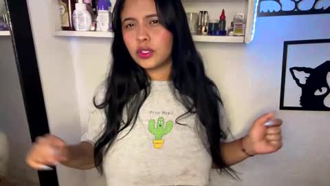 Snapshot of kattia_23 chatting on 11-19-25, 02:11 kattia online show from 11-19-25, 02:11