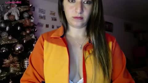 Snapshot of kattie_love chatting on 01-17-25, 05:53 kattie online show from 01-17-25, 05:53