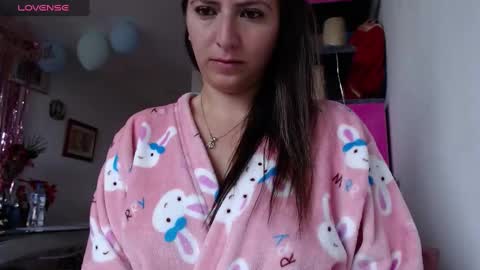 Snapshot of kattie_love chatting on 02-22-25, 01:13 kattie online show from 02-22-25, 01:13