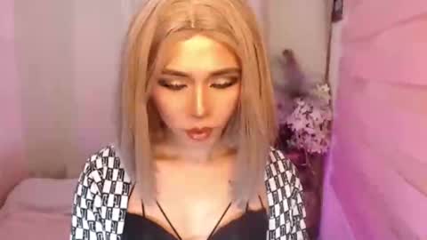 Snapshot of kattiecurrent chatting on 02-05-26, 01:54 Saisy online show from 02-05-26, 01:54