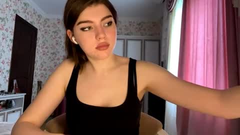 Molly online show from 06-01-26, 11:01