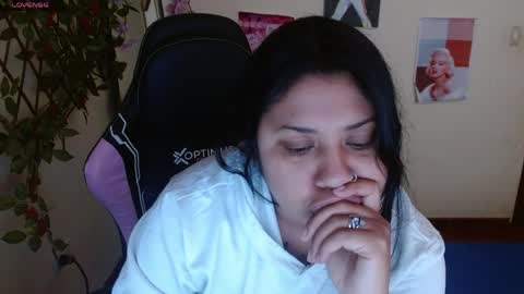Snapshot of kattleyaeyes chatting on 04-06-26, 07:37 Katy online show from 04-06-26, 07:37