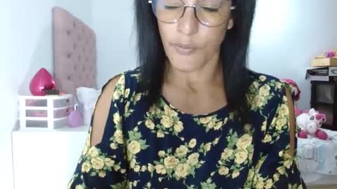Snapshot of kattleyagray chatting on 03-08-25, 11:07 KattleyaGrey online show from 03-08-25, 11:07