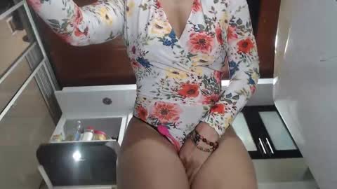 Snapshot of kattleyagray chatting on 09-12-25, 09:04 KattleyaGrey online show from 09-12-25, 09:04