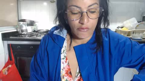 Snapshot of kattleyagray chatting on 09-26-25, 02:43 KattleyaGrey online show from 09-26-25, 02:43