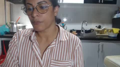 Snapshot of kattleyagray chatting on 09-28-25, 02:33 KattleyaGrey online show from 09-28-25, 02:33