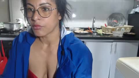 Snapshot of kattleyagray chatting on 09-29-25, 10:36 KattleyaGrey online show from 09-29-25, 10:36