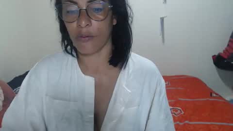 Snapshot of kattleyagray chatting on 10-19-25, 01:23 KattleyaGrey online show from 10-19-25, 01:23