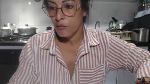 KattleyaGrey online show from 11-24-25, 09:47