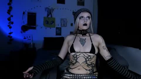 kattx   independent model online show from 01-18-26, 05:11