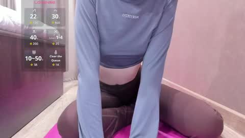 Snapshot of katty_blondy chatting on 03-21-26, 01:05 katty_blondy online show from 03-21-26, 01:05