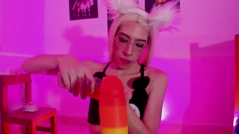 Snapshot of katty_cat1 chatting on 09-11-25, 04:45 katty_cat1 online show from 09-11-25, 04:45