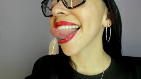 Snapshot of katty_mouth chatting on 05-30-26, 08:17 Katty online show from 05-30-26, 08:17