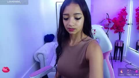 Snapshot of katty_rounds chatting on 10-07-25, 12:35 katty_rounds online show from 10-07-25, 12:35
