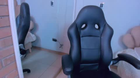 Snapshot of kattylilli chatting on 05-27-26, 11:24 kattylilli online show from 05-27-26, 11:24