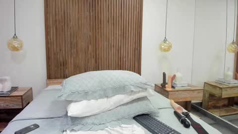 Snapshot of katuff chatting on 09-14-25, 02:44 katuff online show from 09-14-25, 02:44