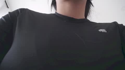 Snapshot of katy_18_pocahontas chatting on 12-15-25, 06:23 K a t y online show from 12-15-25, 06:23