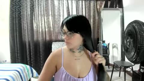 Snapshot of katy_bello chatting on 05-03-26, 07:31 katy online show from 05-03-26, 07:31