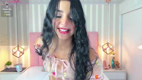 Snapshot of katy_brownn_ chatting on 12-20-24, 07:39 KATY online show from 12-20-24, 07:39