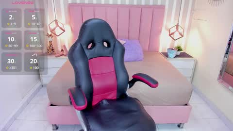 Snapshot of katy_brownn_ chatting on 02-06-25, 07:40 KATY online show from 02-06-25, 07:40